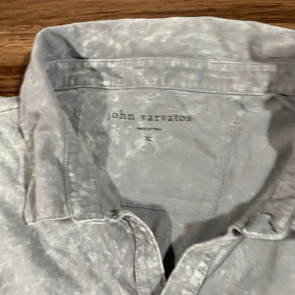 John Varvatos Bodhi Polo Shirt Mens XL Marble Wash Logo Open Placket Med Gray - Picture 2 of 8